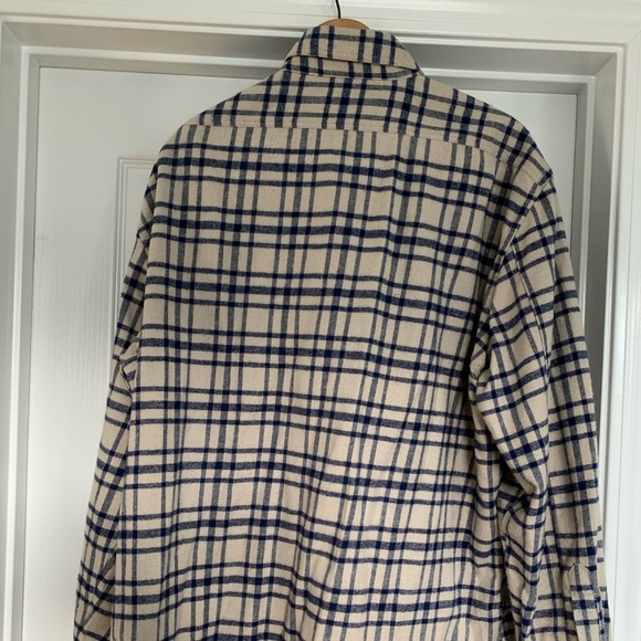 Guideboat Red Feathers Soft Flannel Pattern Shirt, very nice details - Picture 2 of 5